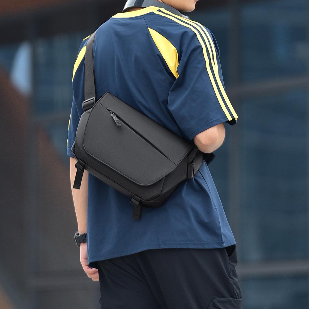 Solid Color Men's Large Capacity Shoulder Bag Outdoor Sports Crossbody Bag