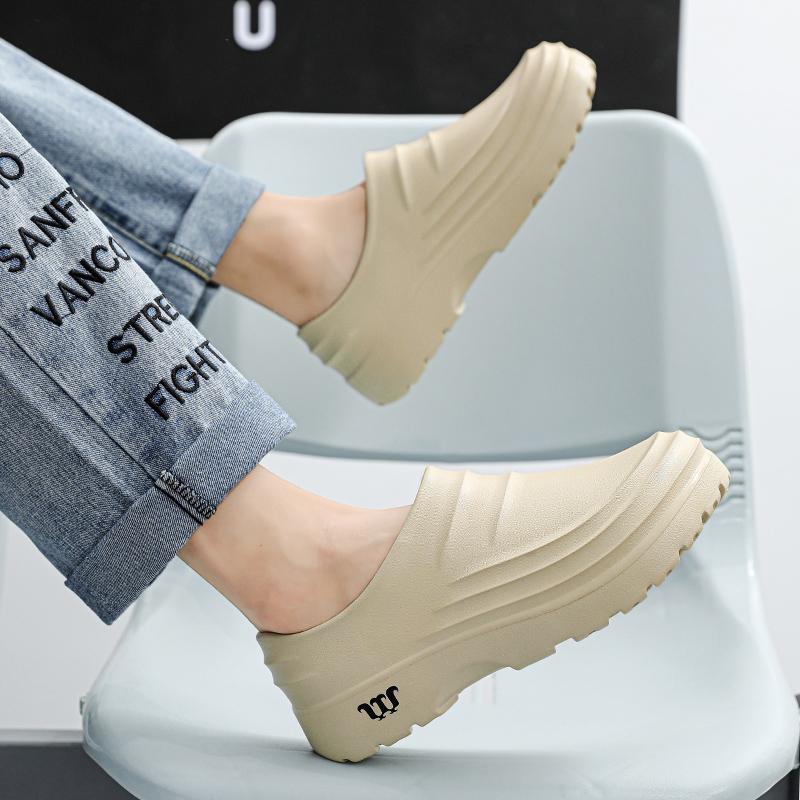 Fashion Summer Men's Shoes Anti Slip Indoor Kitchen Work Lightweight Waterproof New Fashion Garden Shoes Anti Slip Beach Shoes 39-48