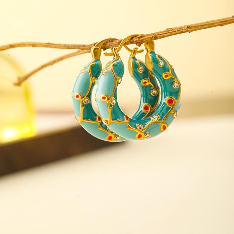 Women's Light Luxury Design Elegant Vintage Round Earrings Fashionable And Versatile Niche Design Ear Clip Daily Accessories