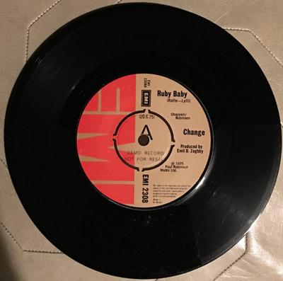 7-Zoll Schallplatte CHANGE - Ruby Baby EMI2308 EMI 1975 UK Pop Gebraucht