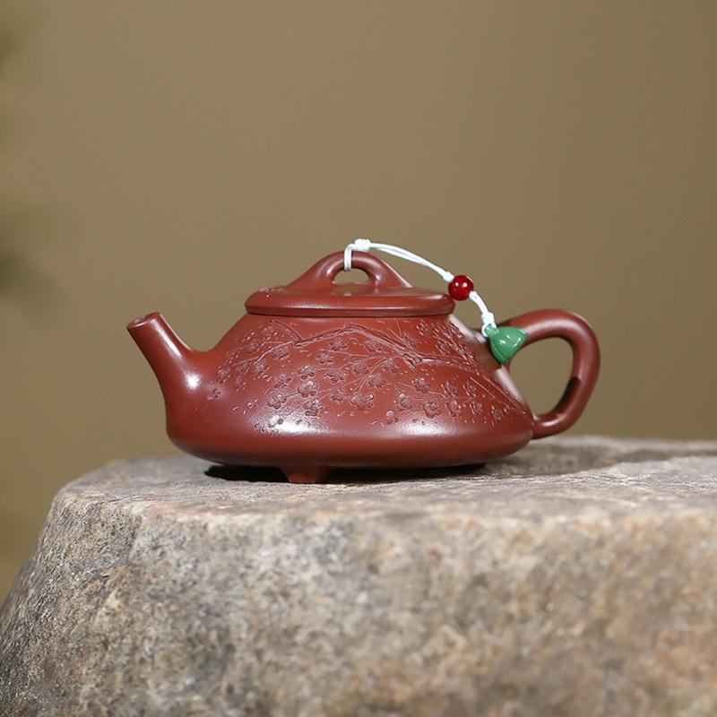 Китайская традиция Исинский фиолетовый глиняный чайник Ручная работа Треугольная форма Чайник Ручная резьба Цветами Чайник Исинский фиолетовый глиняный чайный набор 270 мл