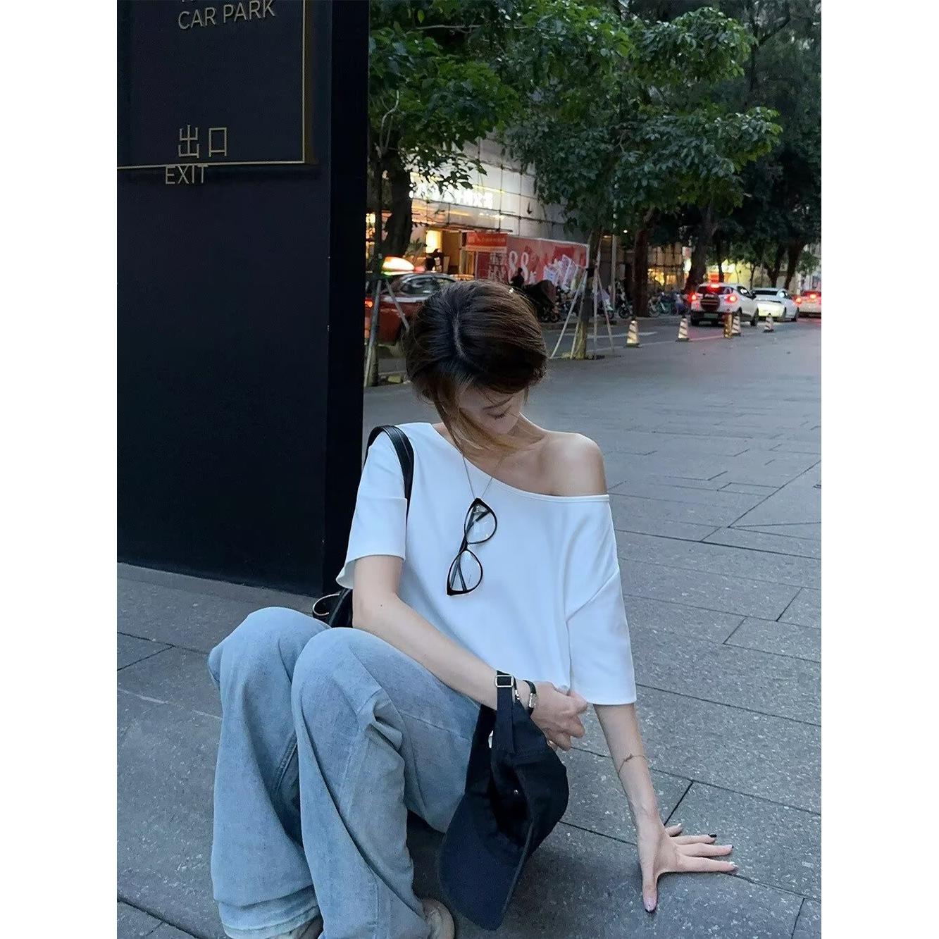 

Design Sense Slant Neck Short Sleeve T-Shirt Women s Summer New Loose Slim Skinny Korean Top S