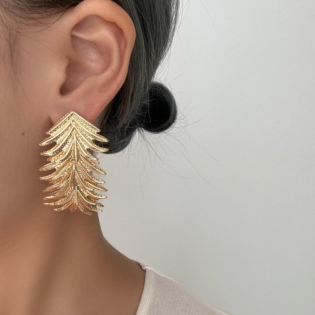 European-American Retro Gold Leaf Earrings