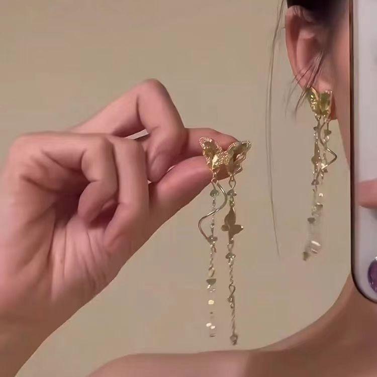 Spring Garden ~ Butterfly dusk øredobber, kvinnelige skog søte blomst lange øredobber, super fe temperament utsøkte øredobber