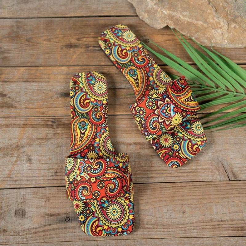 Fashion New Women Slippers Fashion Big Size Slippers Bohemian Flower Pattern Sandals Casual Lightweight Shoes Women Home Slides Women
