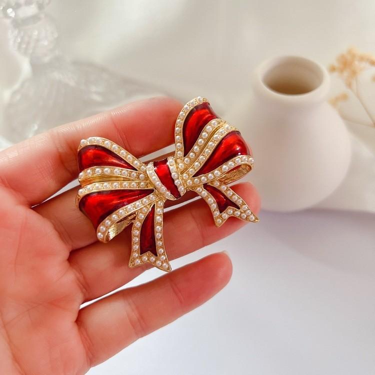 Vintage French Style Butterfly Brooch With Pearl Drop Oil Finishing For Women Fashion Accessories