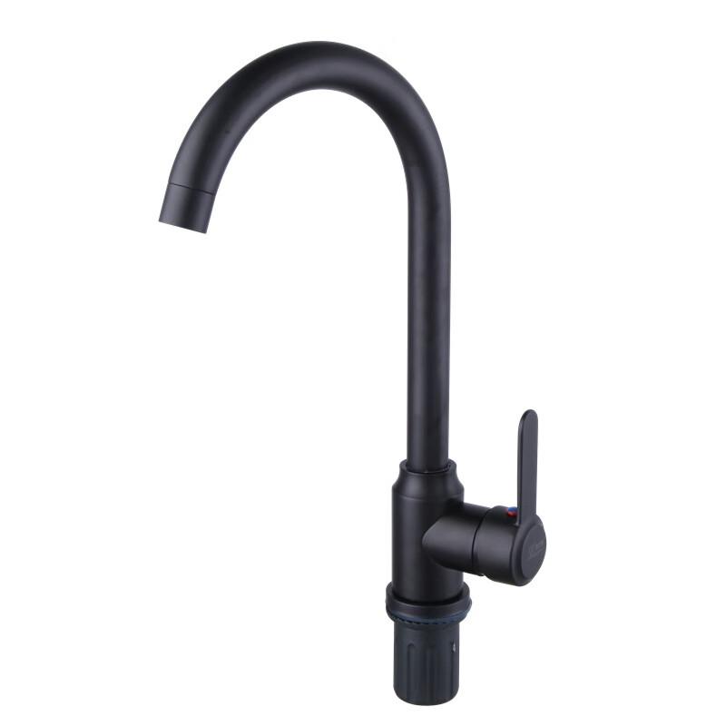 Einhebel-Küchenarmatur aus gebürstetem Edelstahl