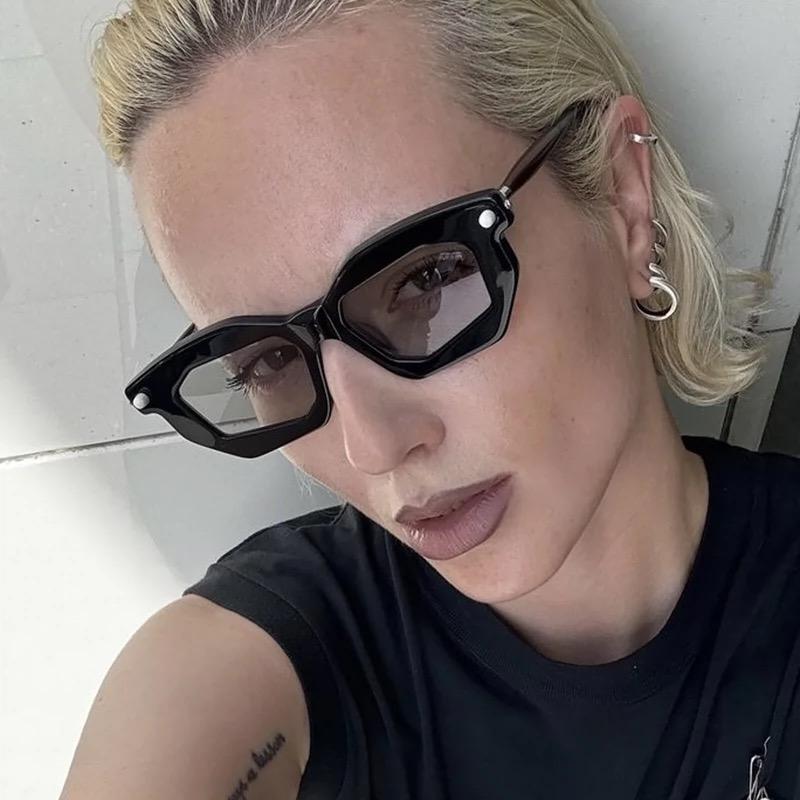 Punk Vintage Sunglasses Women Men Luxury Brand Designer Sun Glasses Outdoor Driving Rivet Shades UV400 Protection