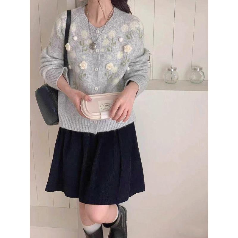 

Трехмерный цветочный дизайн, ощущение легкого ветра, вязаный кардиган, осень-зима, новый, милый, свободный свитер-жакет для женщин one size fits all