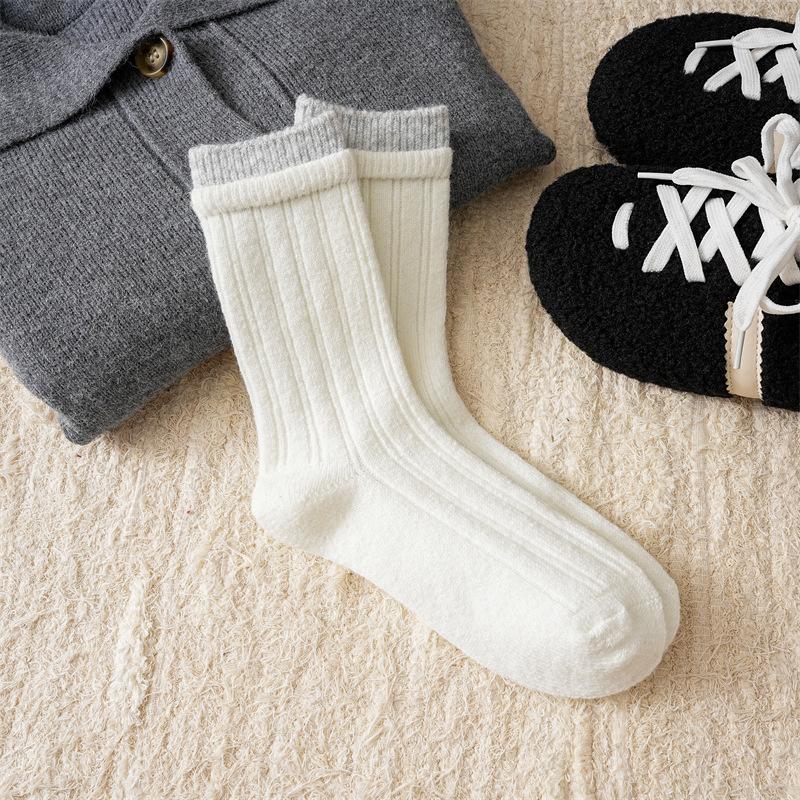 Female Autumn and Winter Thickened Warm Double Muzzle Contrast Color Wool Tube Pile Socks