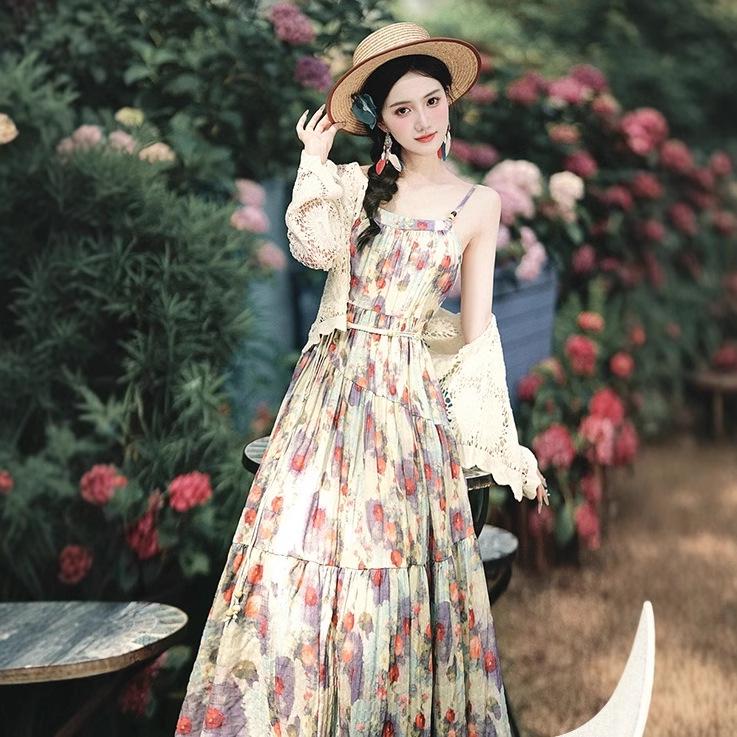 

Summer 2025 Retro Vacation Print Spaghetti Dress & Ethnic Cardigan Two-Piece Set S