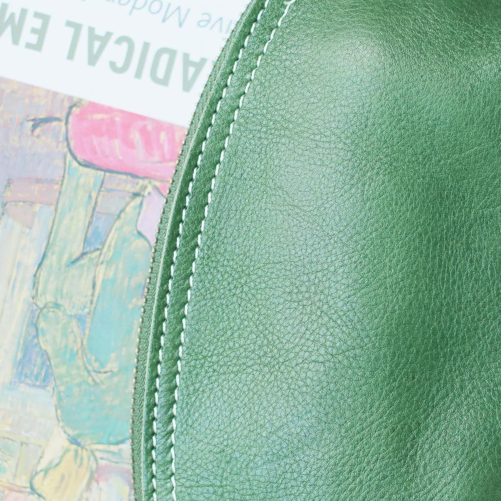 Thayakii Women's Cosmetic Pouch, Small Item Storage Bag, Cute and Fashionable Lightweight Handbag with a Simple Design, Made of Genuine Leather,