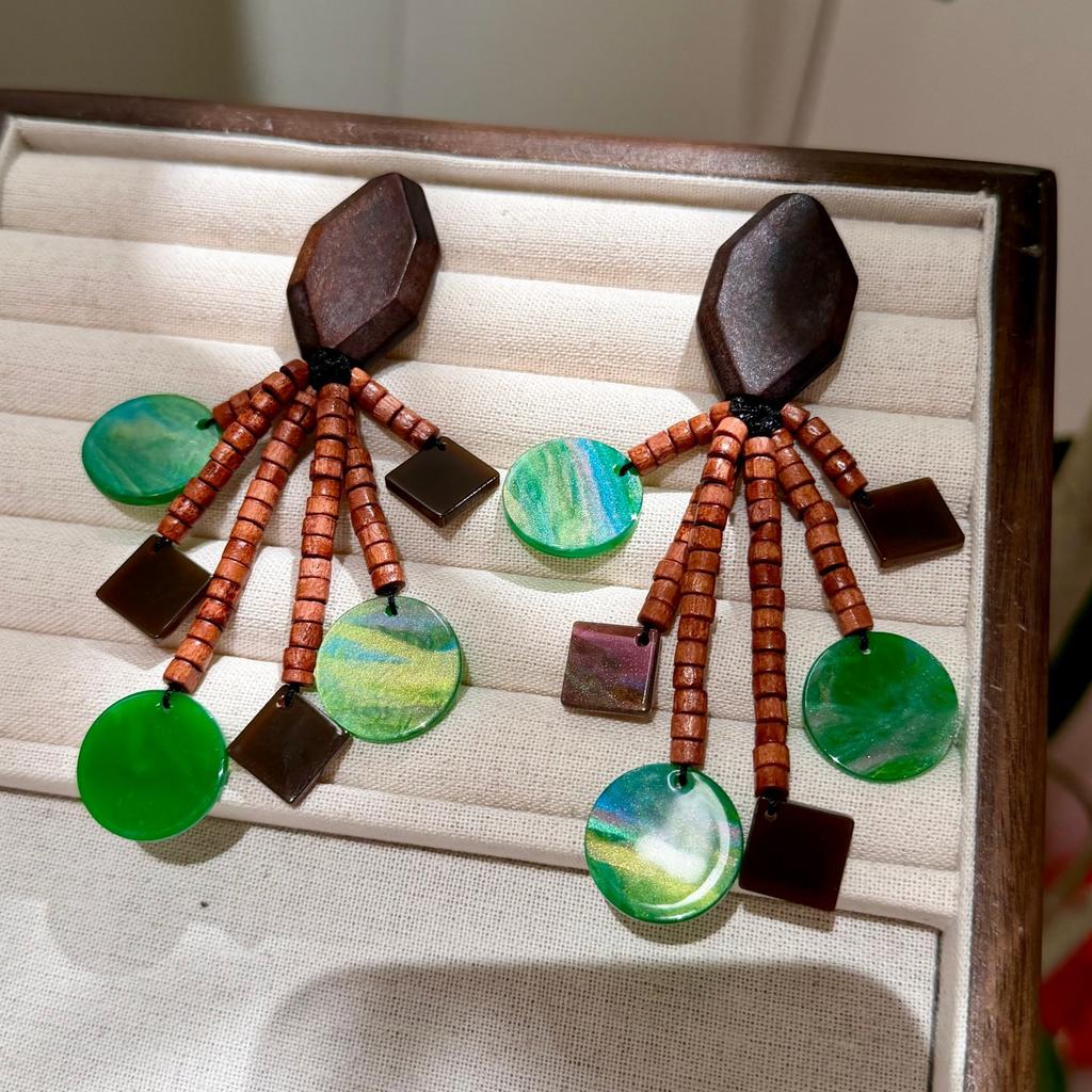 Natural tiger's eye stone series stud earrings for women Maillard exquisite retro earrings niche light luxury high-end temperament earrings