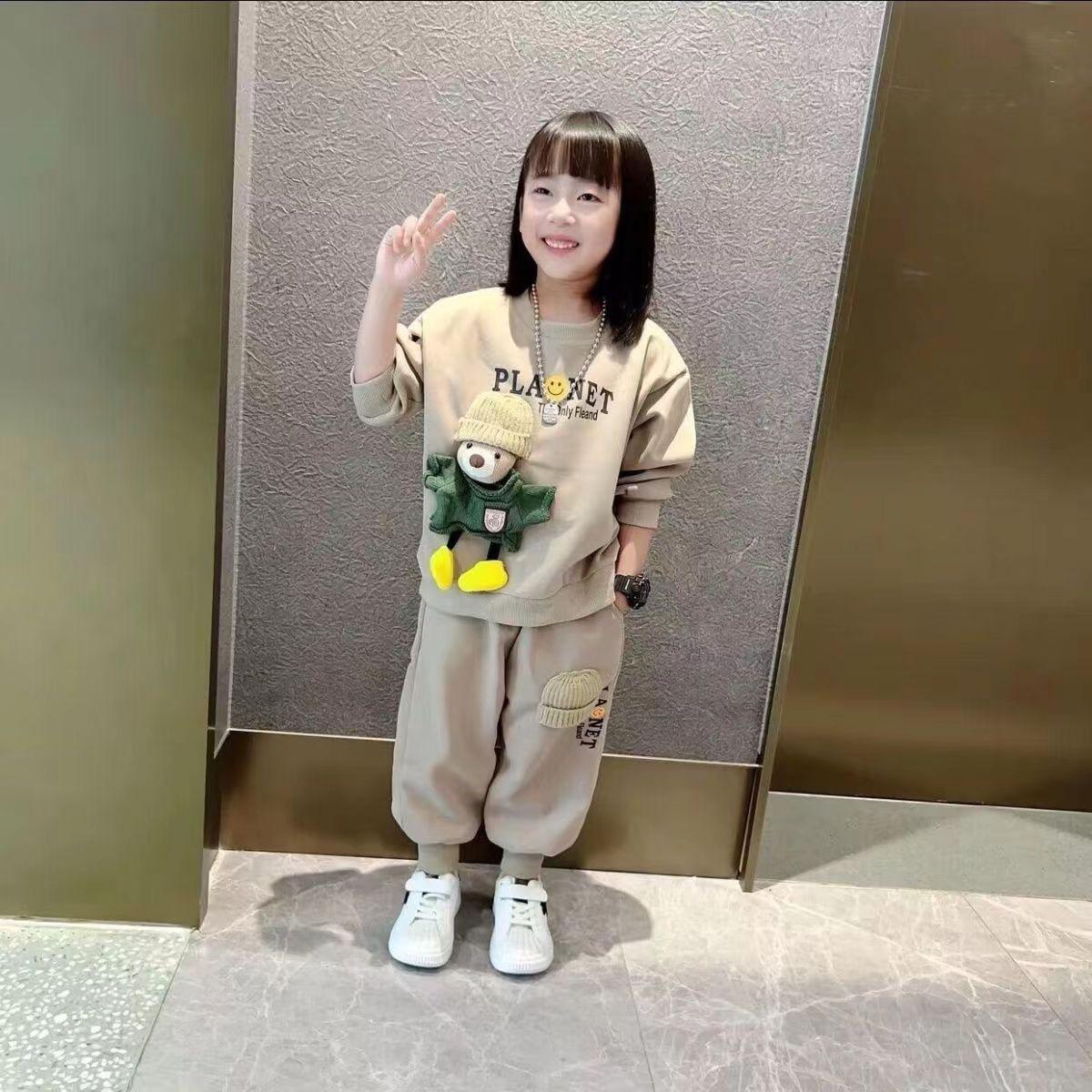 

Стильный комплект для девочек 2024 года: 3D свитшот с мишкой и брюки - Длинный рукав, двухпредметный для весны/осени 90 cm