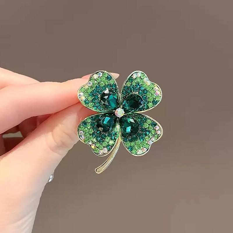 Literary Style Four-Leaf Clover Brooch High-Grade Female High-Grade Corsage Temperament Suit Pin New Accessories To Send Gifts