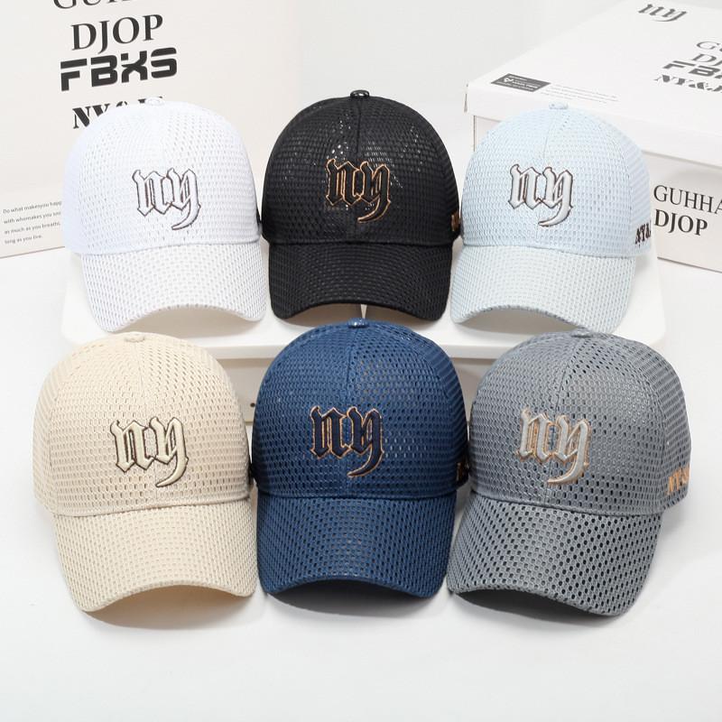 Sommerliche Baseballkappe aus Mesh mit gestickten Buchstaben und verstellbarer Passform für lässige Streetwear