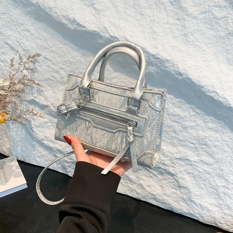 

Сумка-тоут женская 2025 новый тренд модная сумка-локомотив текстурная нишевая универсальная ins сумка на плечо кроссбоди серебряный