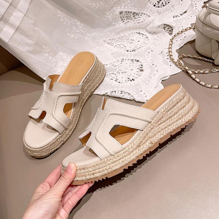 Luce Has the Same Style~ Thick-soled Wedge Sandals for Women. They Are Beautiful for Summer Wear. Open-toe Heightening and Cool Slippers.