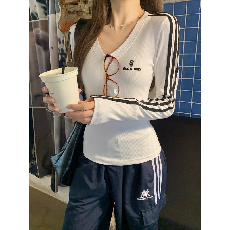 2026 Spring Korean Color Block V-Neck Long Sleeve Women's T-Shirt with Versatile Striped Embroidery Design