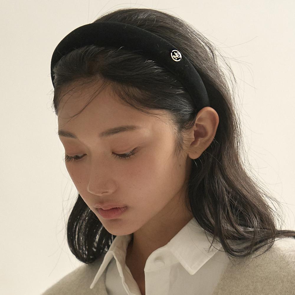 Momet Circle Hairband Black Suede