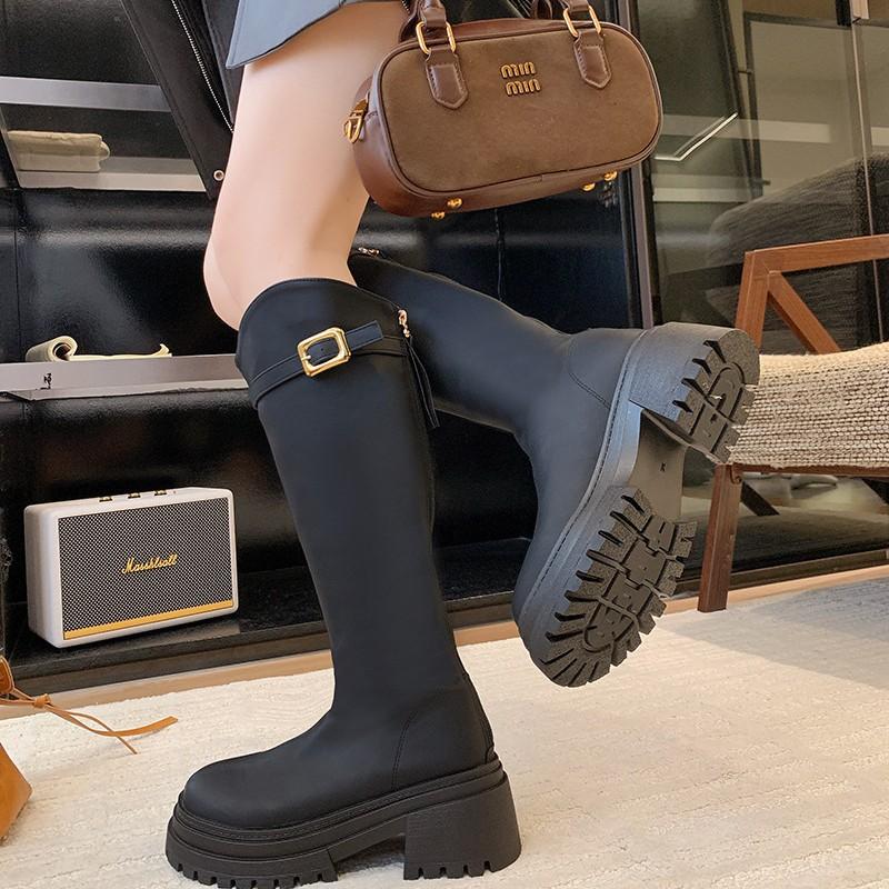 V-mouth Boots Women's 2025 Autumn and Winter New Belt Buckle Boots Retro Slim Velvet Thick-soled High Knight Boots