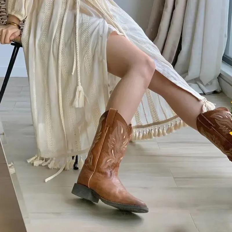 Fashion Embroidered Western Riding Cowboy Boots for women 2025 new boots with chunky heels