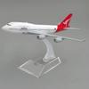 Flugzeugmodelle Metall B747 Qantas Airlines Flugzeugmodell 16cm 1:400 Maßstab 747 Legierung mit Ständer Diecast Halloween Dekoration