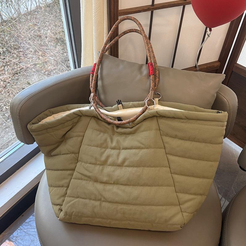 

Quilted Padded Shoulder Bag Waterproof Nylon Large Capacity Tote Bag Women s Casual Lightweight Handbag Simple Shopping Bag S 35x27cm