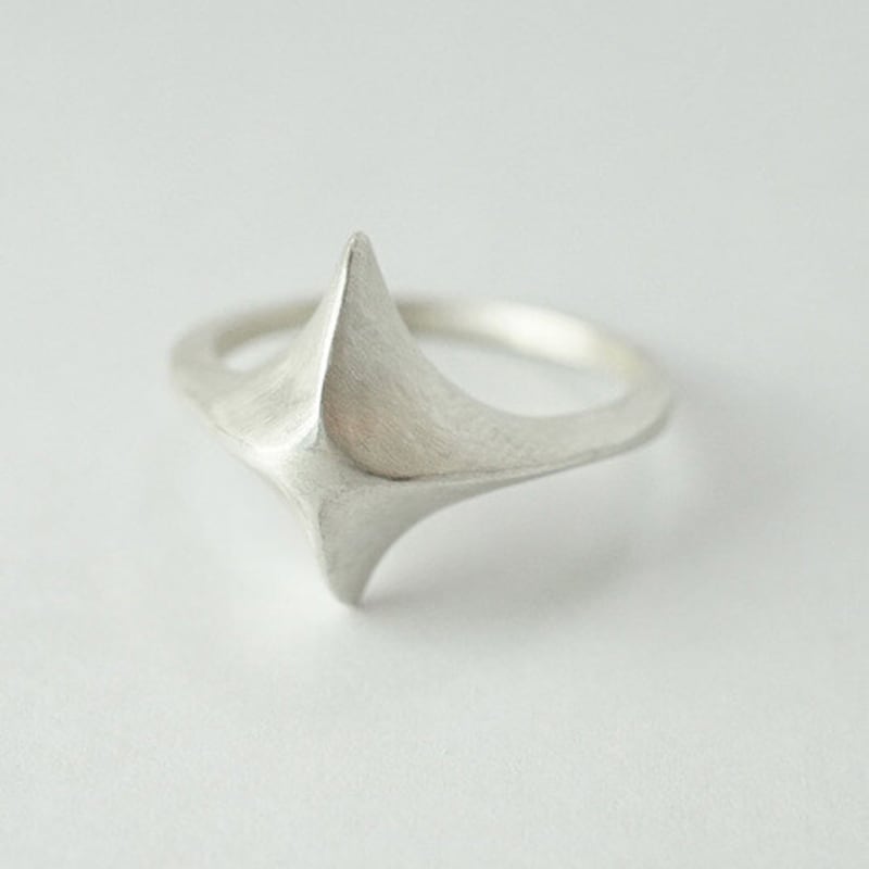 vacactsilver one pointed cross ring