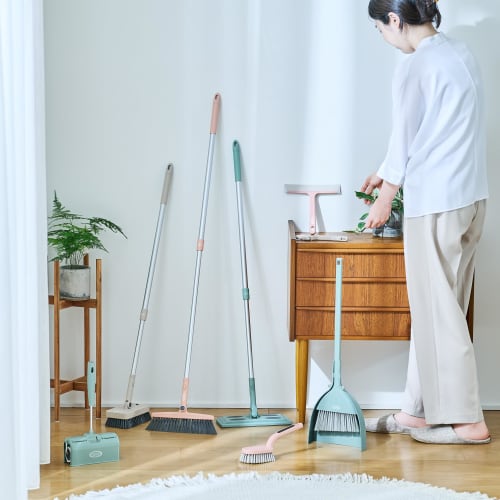 Toffy Clean Life with Toffy Magnetic Crevice Brush CL-MSB for Bathtub, Tile, and Gap Cleaning, Scrubbing, Wall-Mounted with a Magnet, Drains Water, an