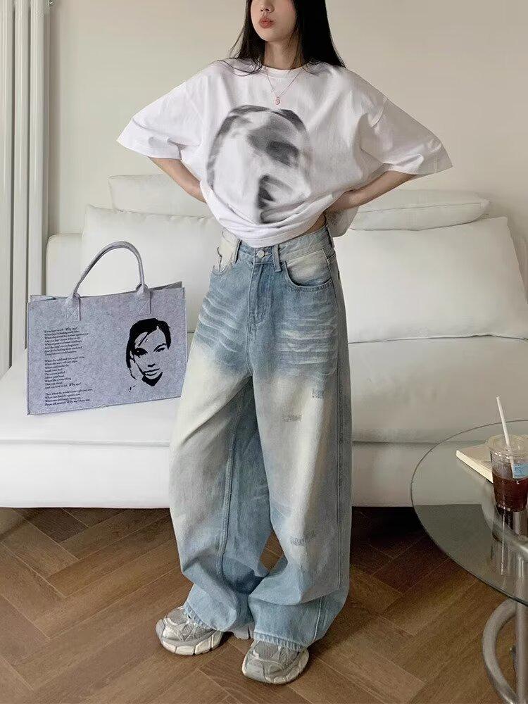 

Светло-голубые женские джинсы с высокой посадкой, потертостями и прямыми штанинами - Свободный летний крой M синий