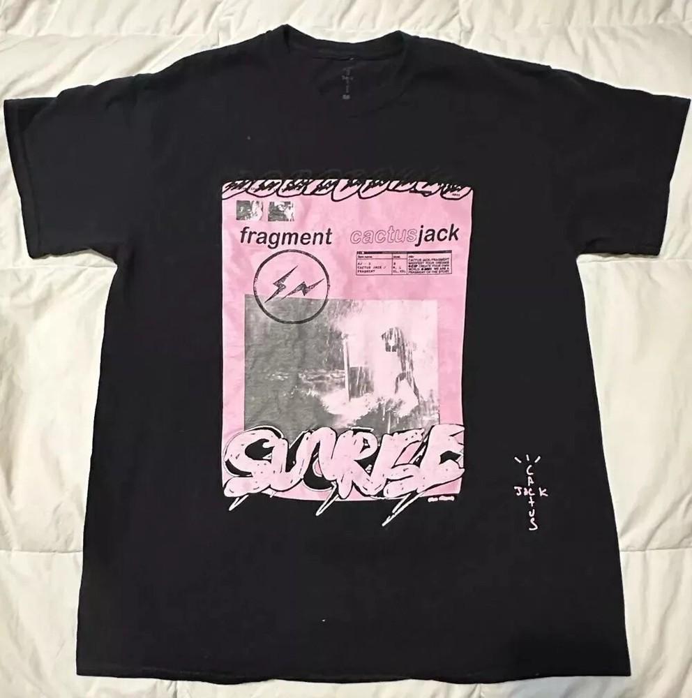 

Футболка Travis Scott Fragment Tee Pink Dreams с коротким рукавом черного цвета BL875 Унисекс футболка M