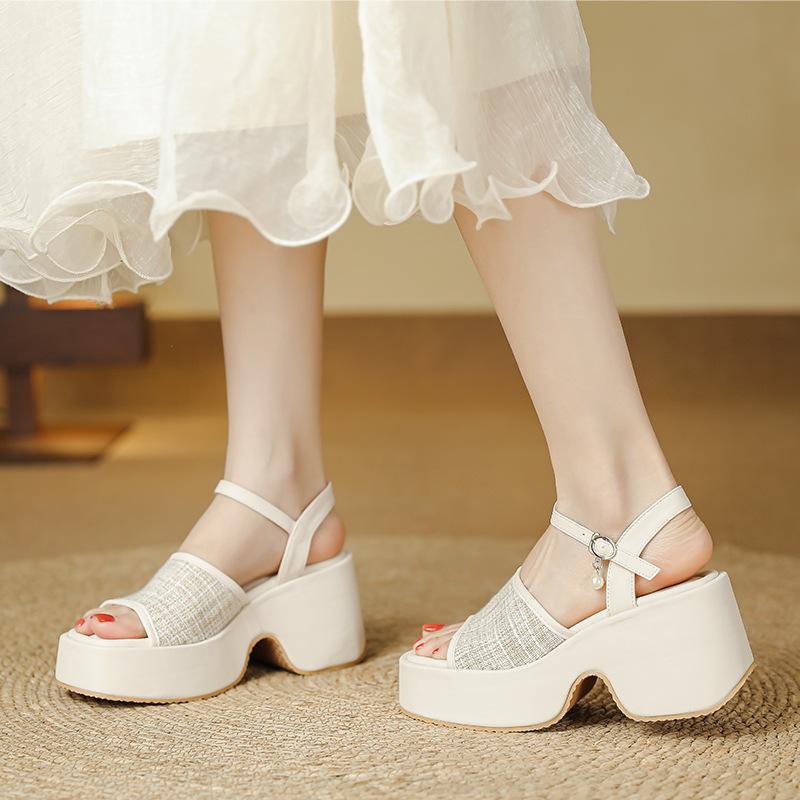 Plateausandalen Damen 2025 Sommer neu kleiner dicker Absatz offene Zehenpartie Wort mit wasserdichter Sohle europäische und amerikanische Mode Sandalen