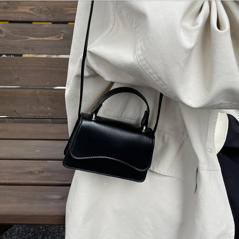 Fashion Women's New Flip Small Handbag Solid Color Shoulder Bag Minimalist Womens Crossbody Bag Soft PU Leather Small Square Bag