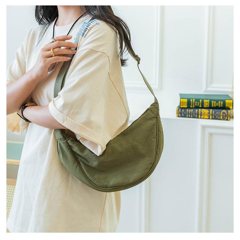 Casual Minimalist Crescent Zipper Shoulder Bag, All-Match Versatile Handbag For Daily Use, Sports Bag