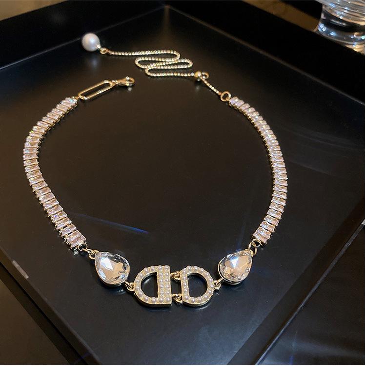 Elegante französische geometrische Zirkon-Perlenkette - Vielseitige High-End-Pulloverkette