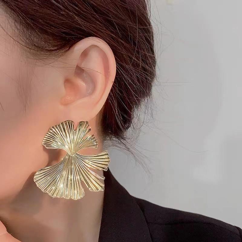 Exaggerated Metal Geometric Stud Earrings For Women Fashion Retro Gold Color Spiral Leaf Unique Earrings Party Jewelry Gifts