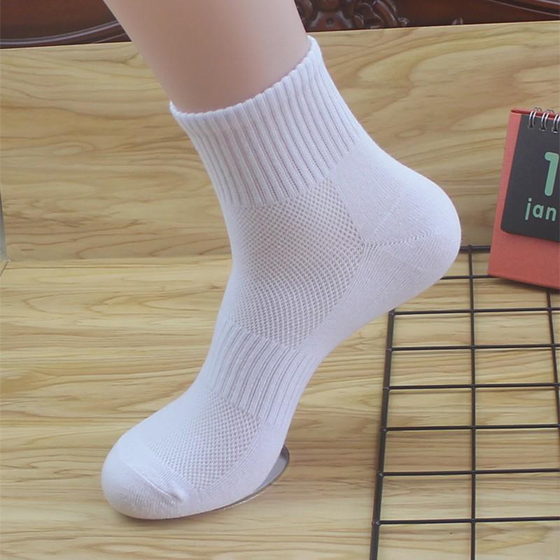 Men's Breathable Cotton Mid-Calf and Low-Cut Socks: Odor-Resistant and Sweat-Absorbing for Spring/Summer Sports.