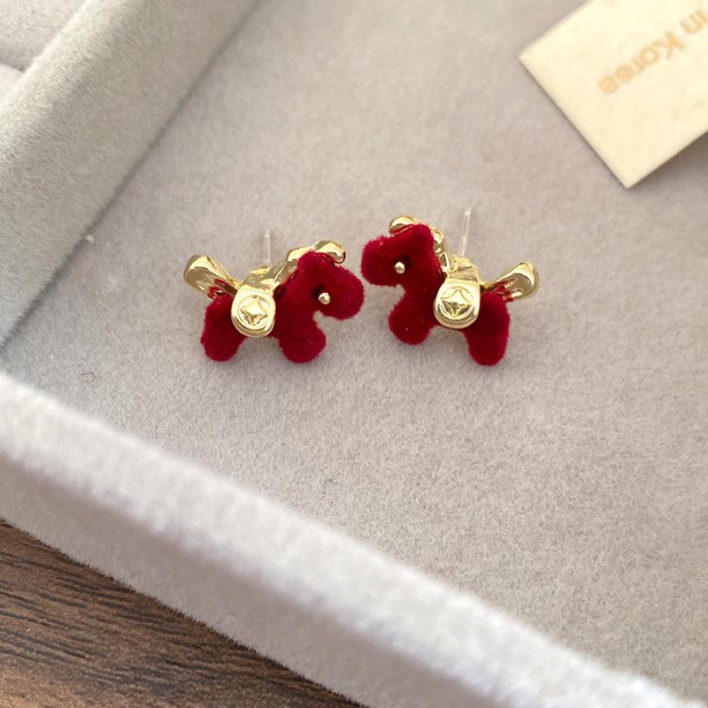Luxury Silver Diamond-Inlaid Red Flower Pearl Stud Earrings: Elegant Design with a Fashionable Flair