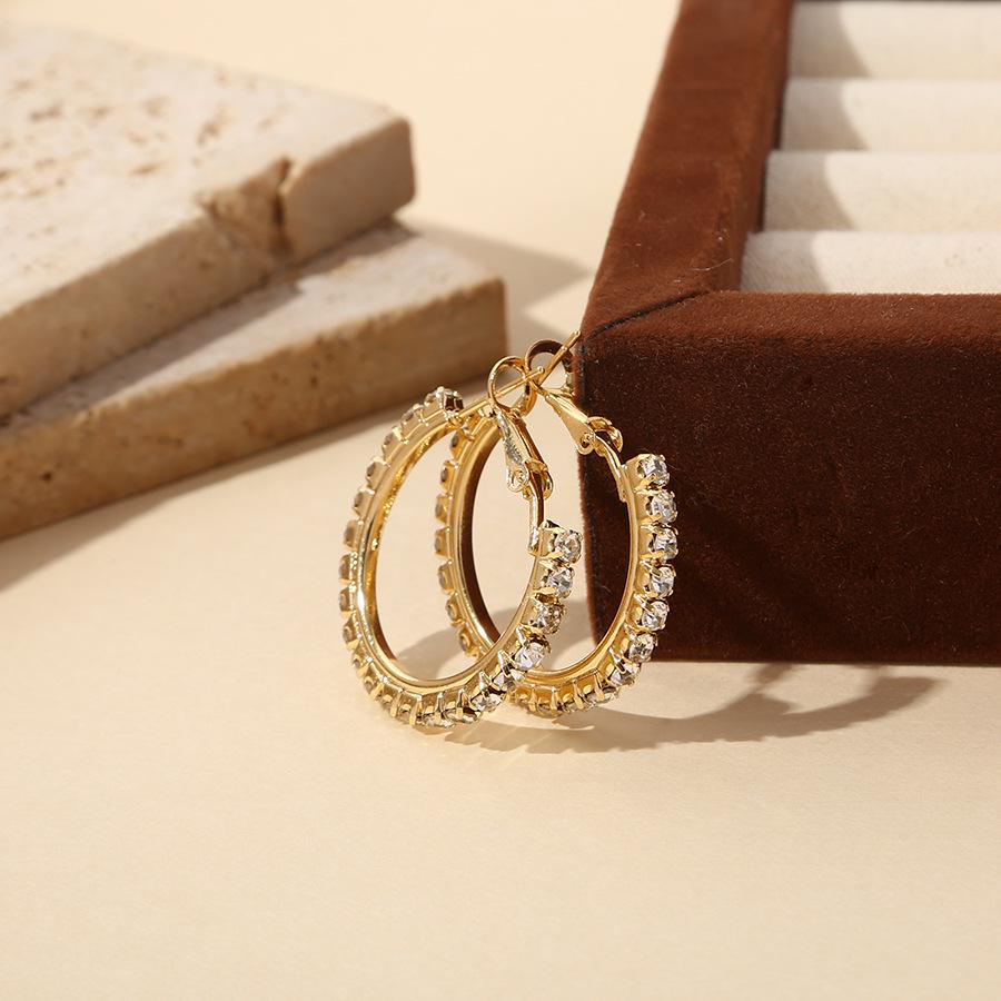 Korean Cold Style Luxury Diamond C-Shaped Earrings – Trendy and Elegant Design