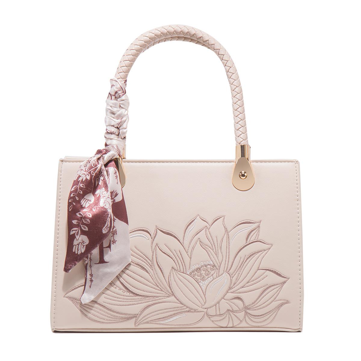 

New Chinese Mother S Day Send Mom Wedding Bag Bridal Bag High-End Atmospheric Embroidery Medium And Niche Women S Bag
