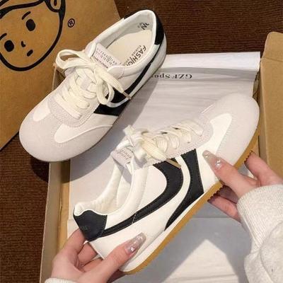 Popular Retro Leather German Training Shoes Trendy Girl 2025 New Autumn Flat-bottomed Sports and Leisure Student Lace-up Board Shoes Woman