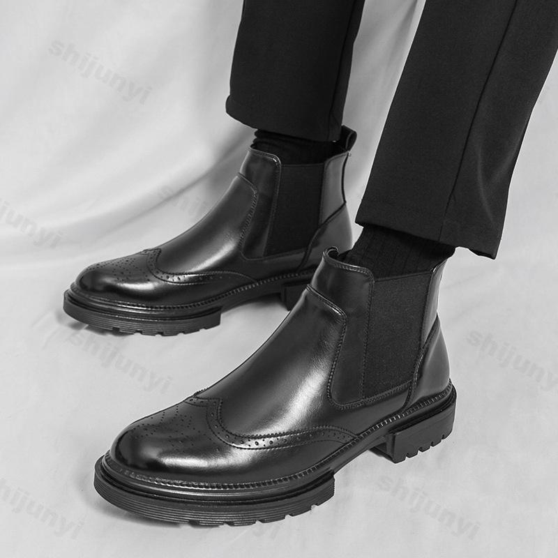 Fashion Men Boots New High Top Solid Color Round Head Carved Business Casual Men Boots British Style PU Leather Boots Large Size 38-46