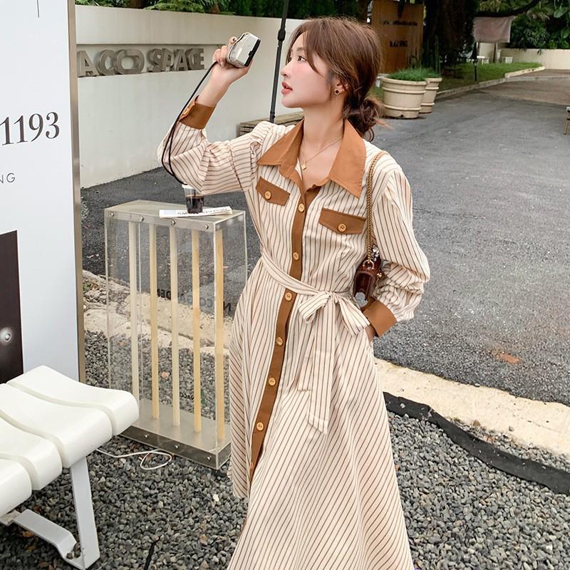 

Зеленое платье в вертикальную полоску для французского чайного перерыва 2024 года: Стиль ранней осени для женщин Small