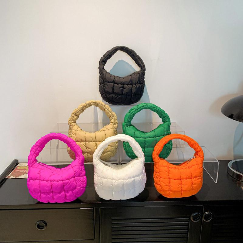 Chic And Soft Cotton Handbag With Zipper Closure Perfect For Daily Street Style