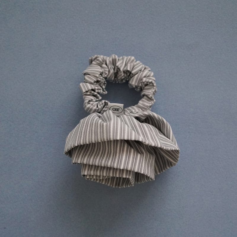 Oar Stripe Volume Rose Scrunchie [Grey]