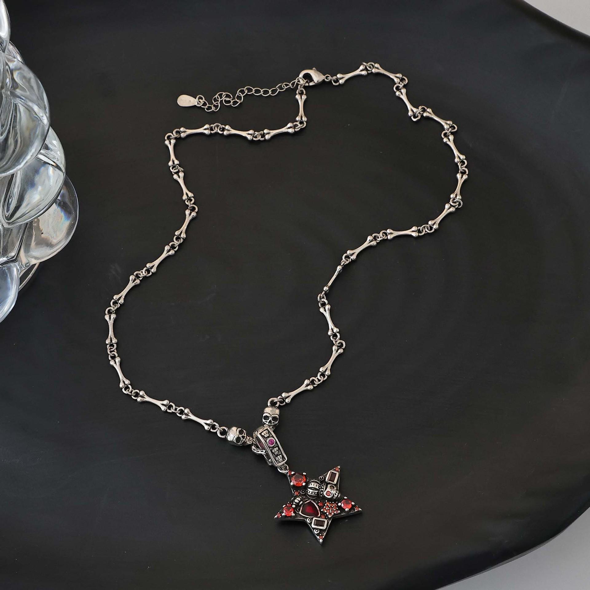 

Five-Pointed Star Skull Pendant Necklace - Trendy, Unique Design, Durable Copper-Plated Silver