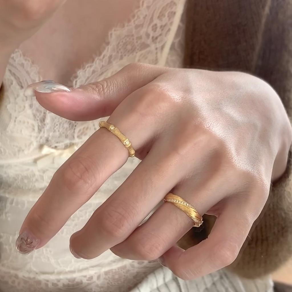 Mittelalterlicher Gebürsteter Drehbarer Twist Diamantring für Damen, Nische Schlichtes Stapeln und Tragen Vielseitiger Heavy Industry Retro Ring