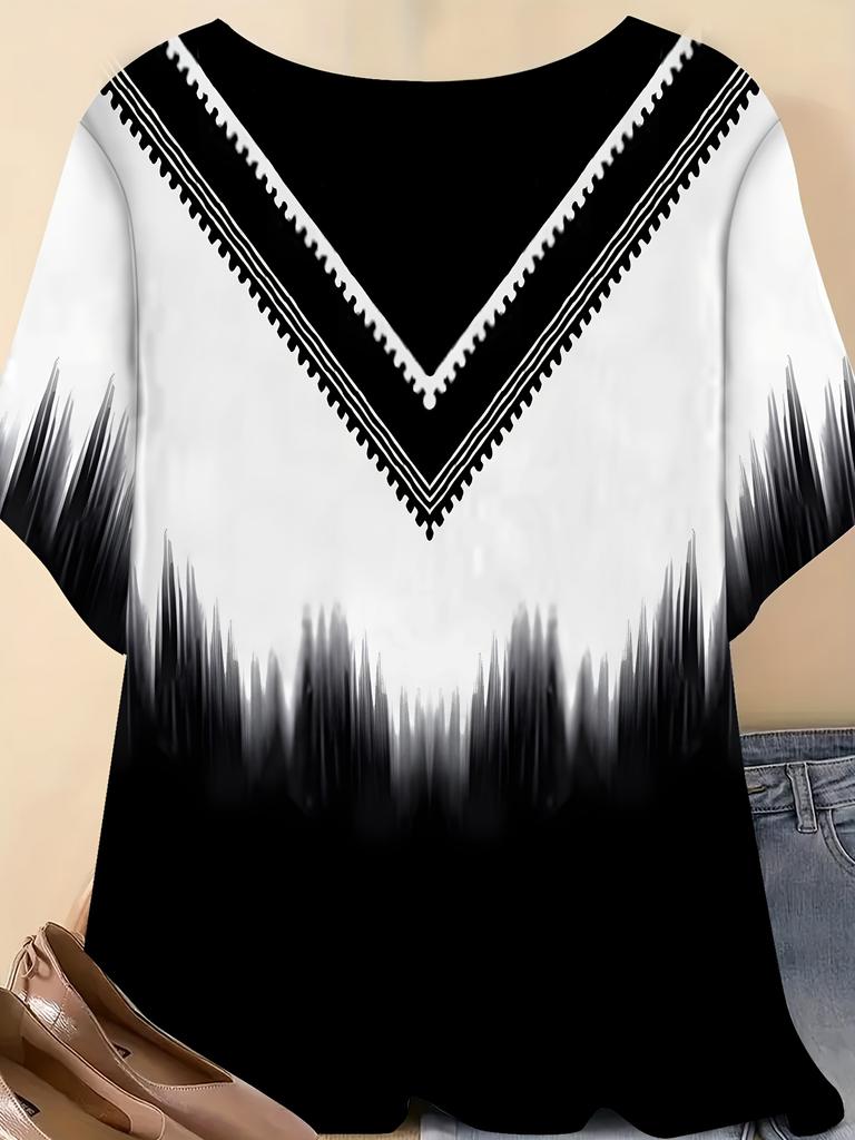 Plus Size - Women'S Short-Sleeve Round Neck T-Shirt, Featuring Classic Black And White Artistic Patchwork