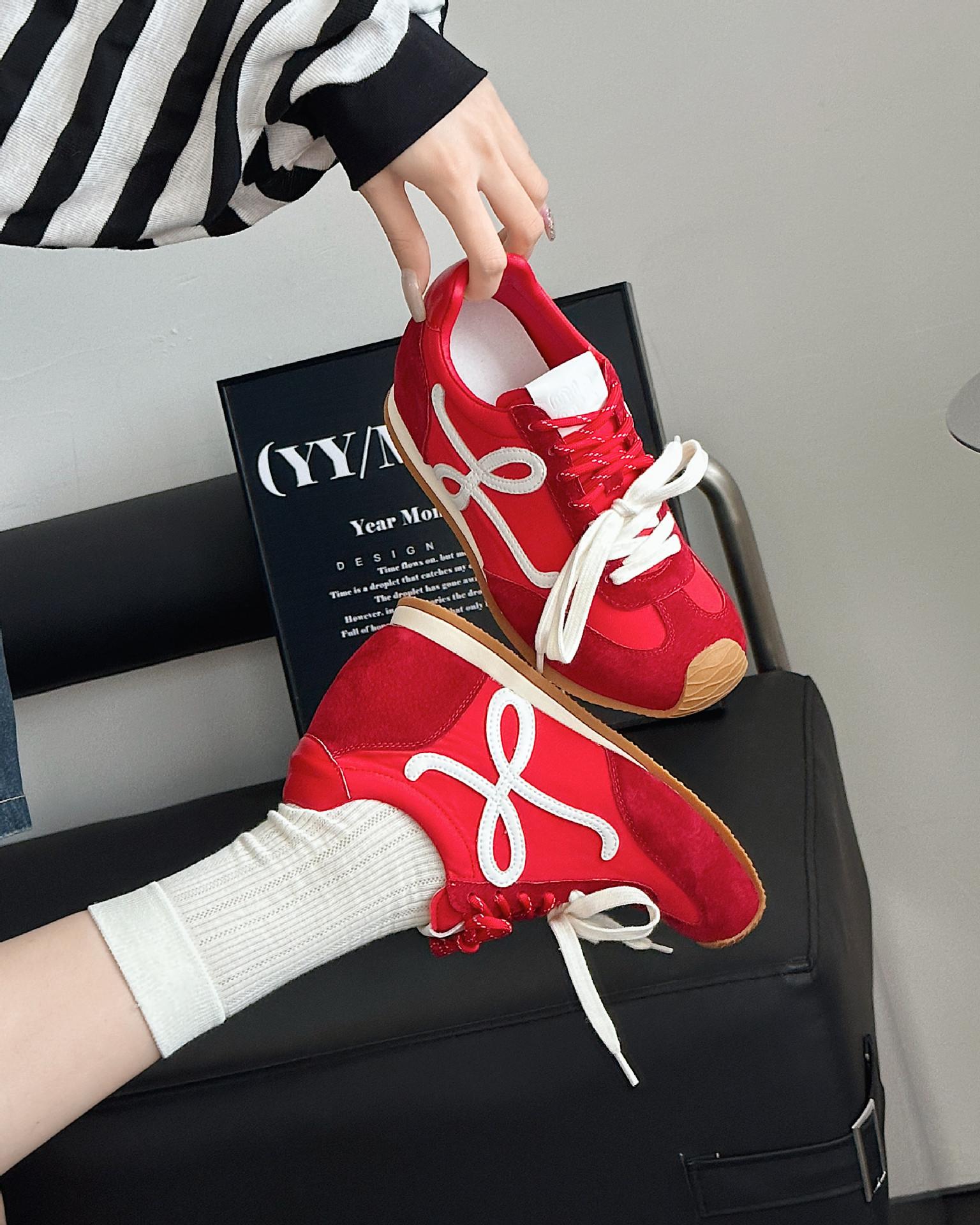 

Dexun shoes women s 2025 autumn new color matching Forrest Gump shoes casual lace-up waffle shoes flat sports women s single shoes women 40 красный